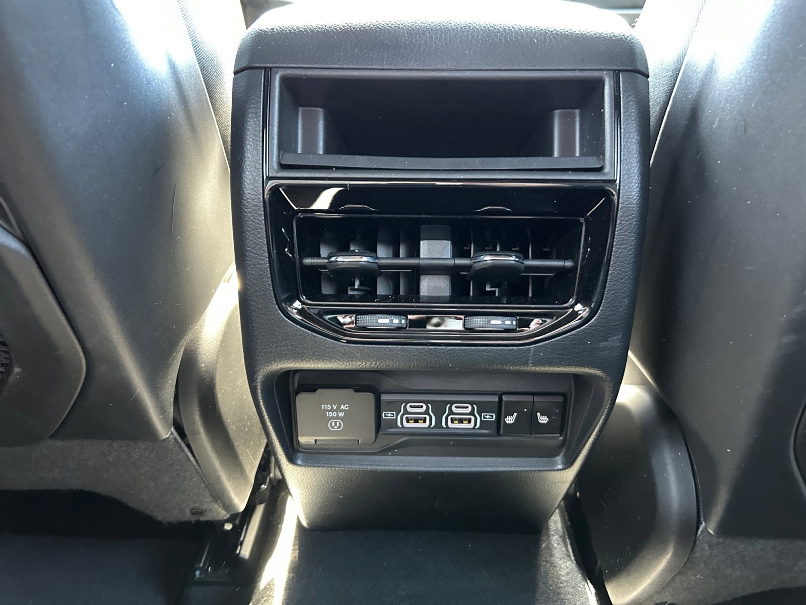 Used 2024 Jeep Grand Cherokee Overland w/ Adv Protech Group III AWD/4WD image 32