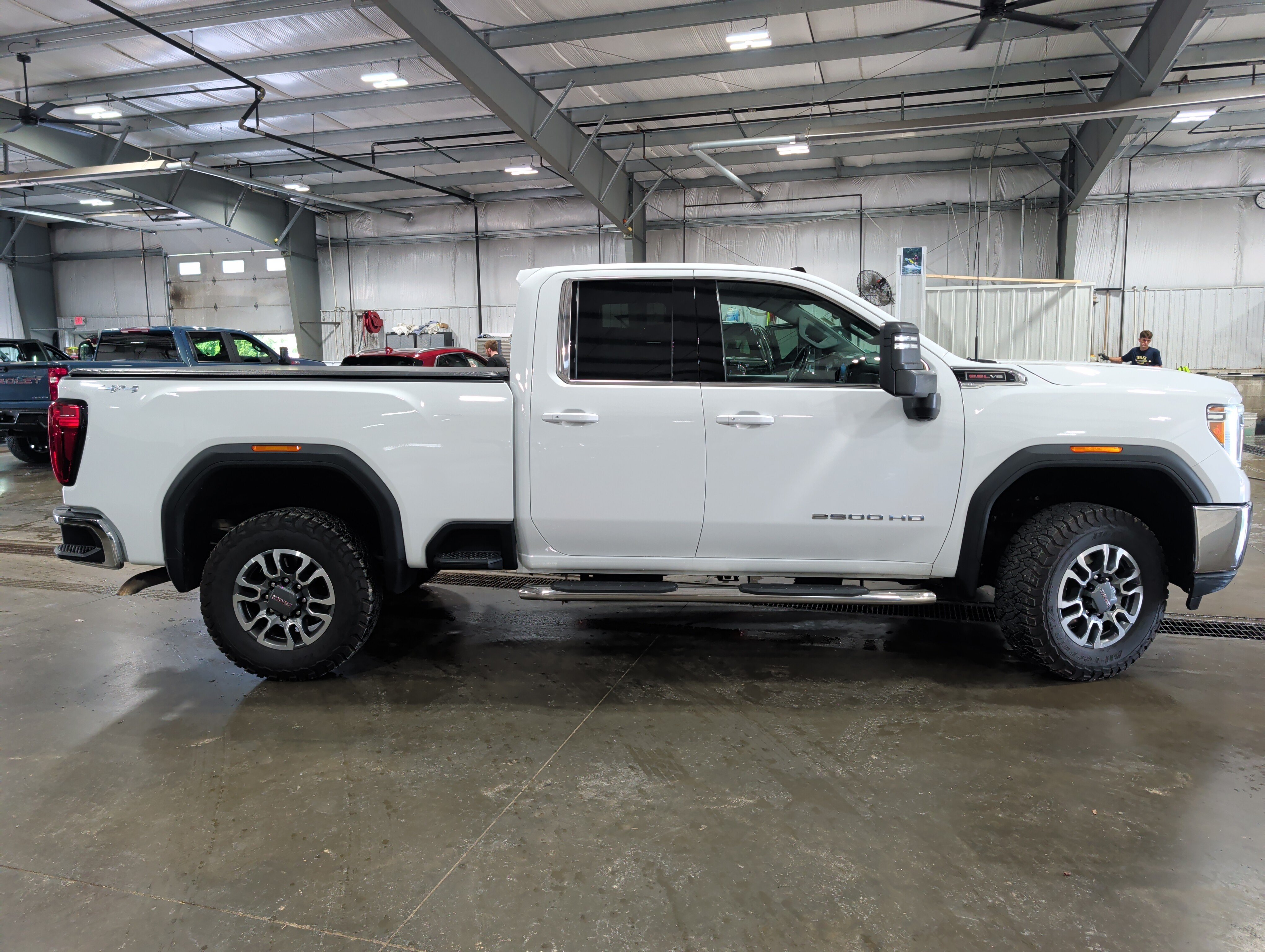 Used 2022 GMC Sierra 2500 SLE w/ SLE Value Package; AWD/4WD image 2
