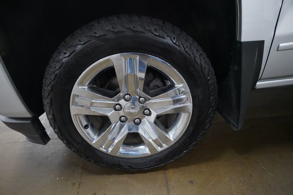 Used 2017 Chevrolet Silverado 1500 LT w/ All Star Edition AWD/4WD image 26
