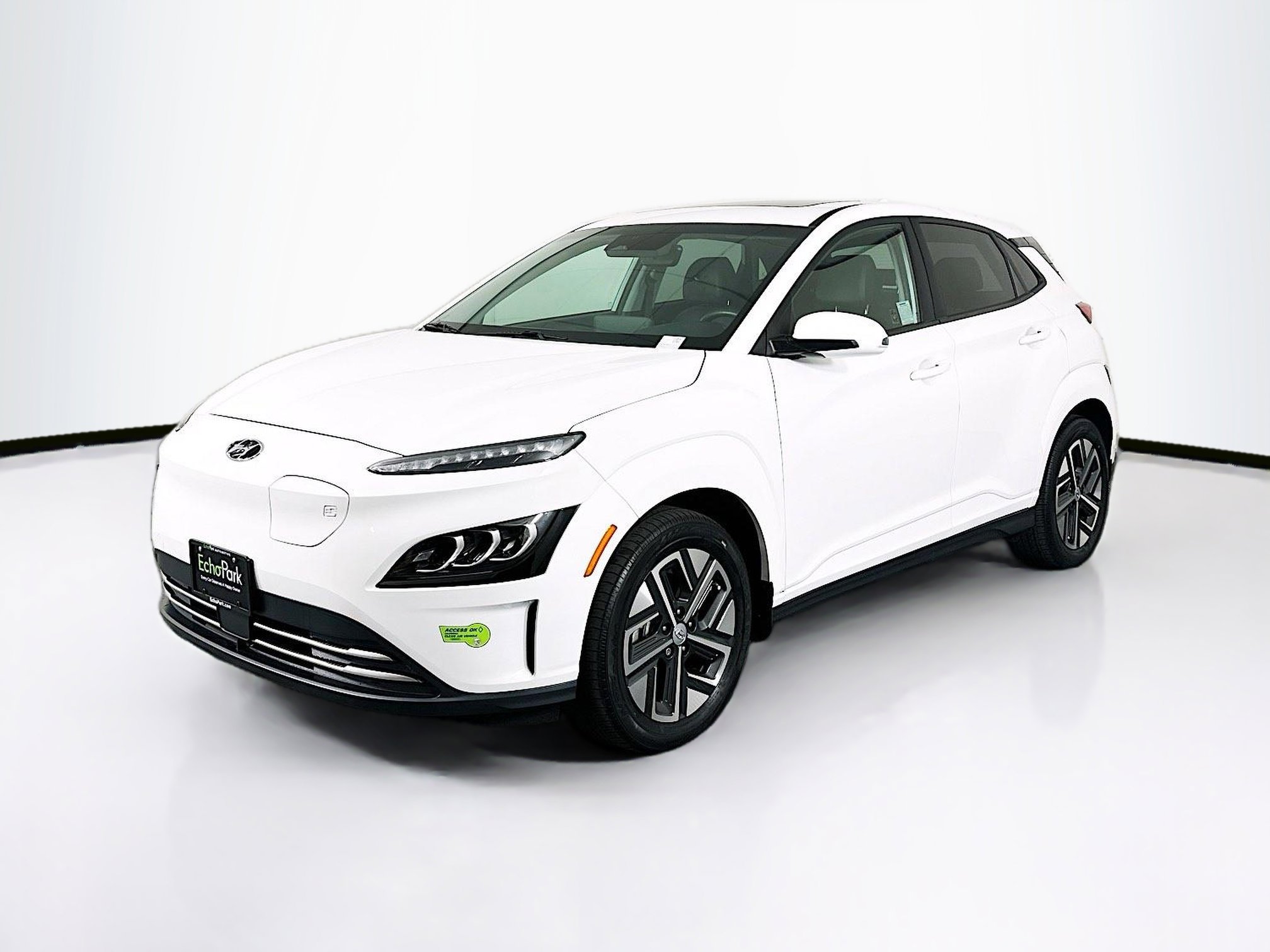 Used 2023 Hyundai Kona Limited FWD image 3