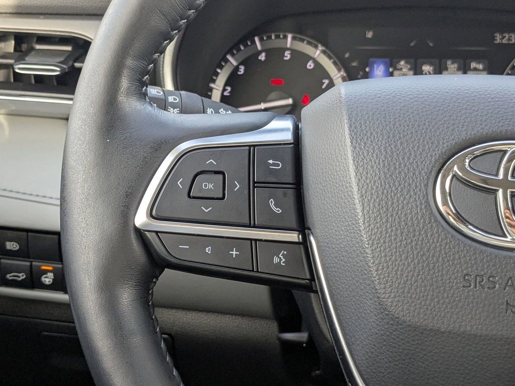 Used 2021 Toyota Highlander Limited image 27