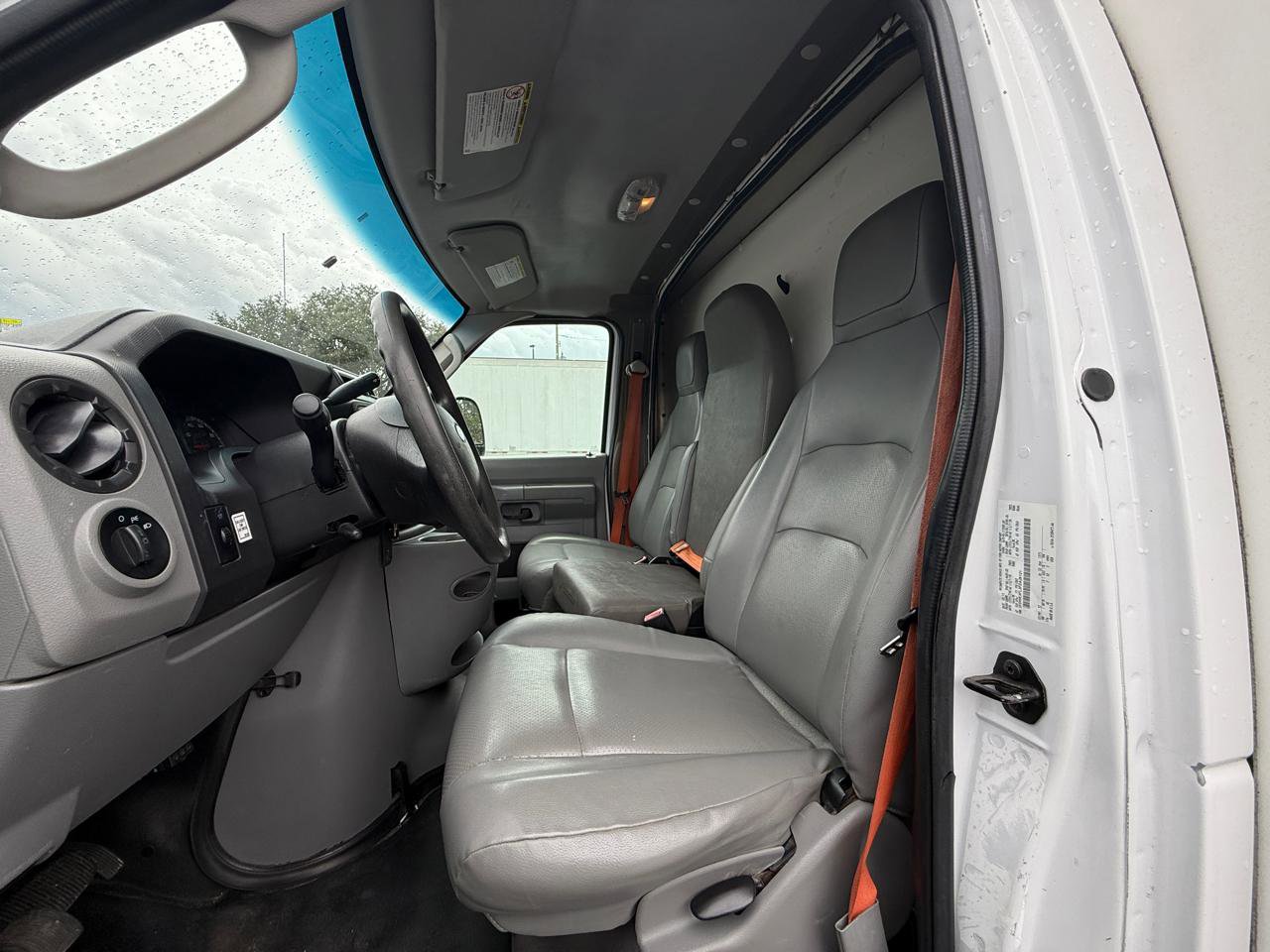 Used 2015 Ford E-350 and Econoline 350 Super Duty image 9