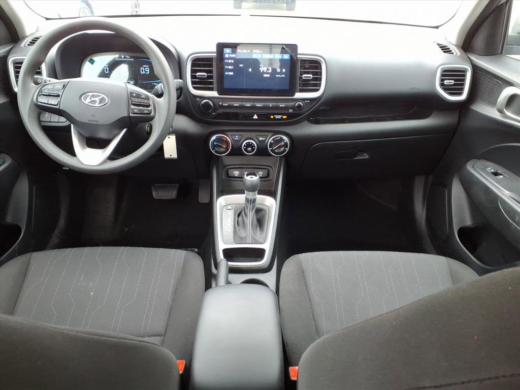 Used 2025 Hyundai Venue SE image 7
