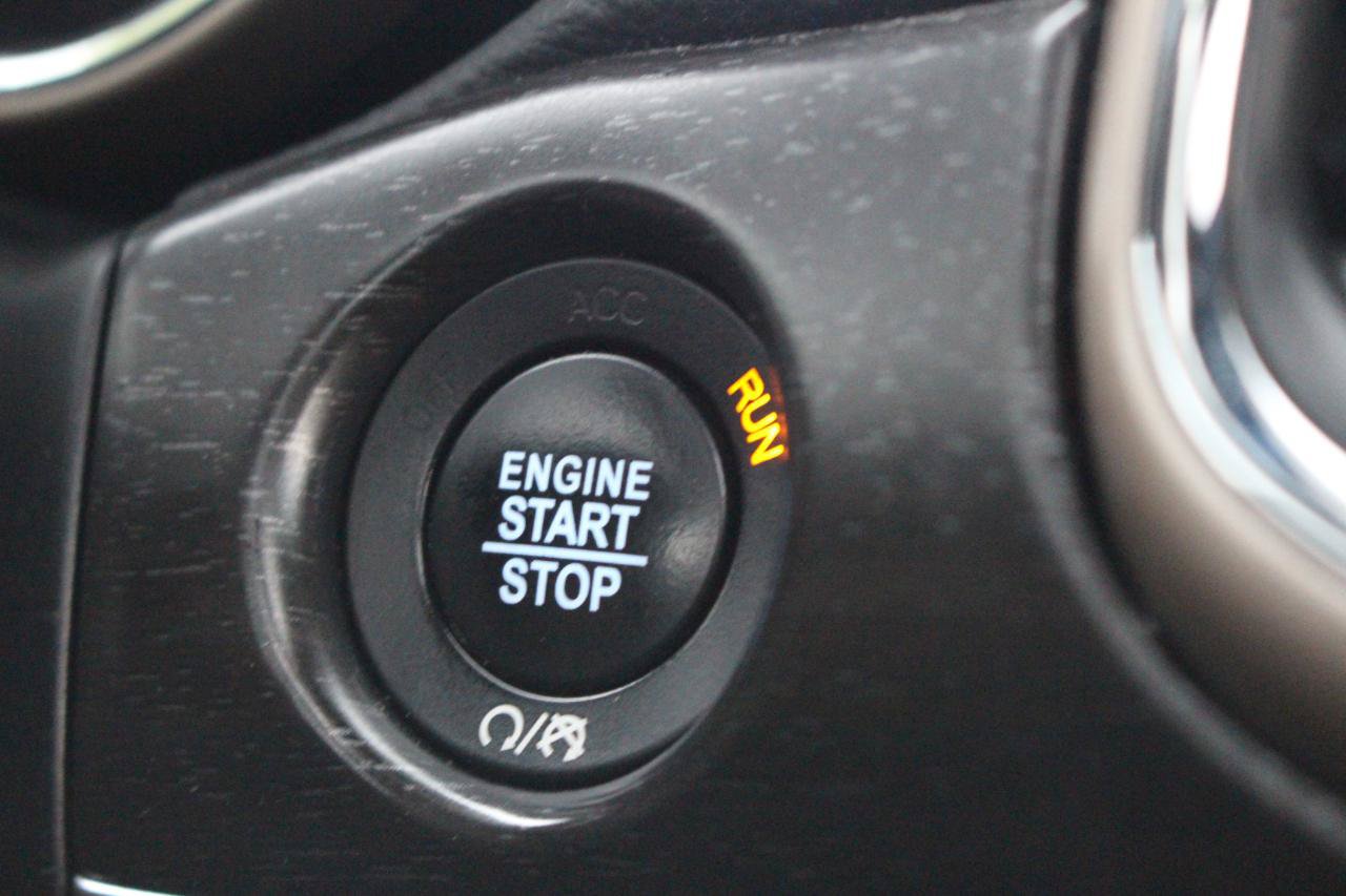 Used 2016 Jeep Grand Cherokee Limited AWD/4WD image 24