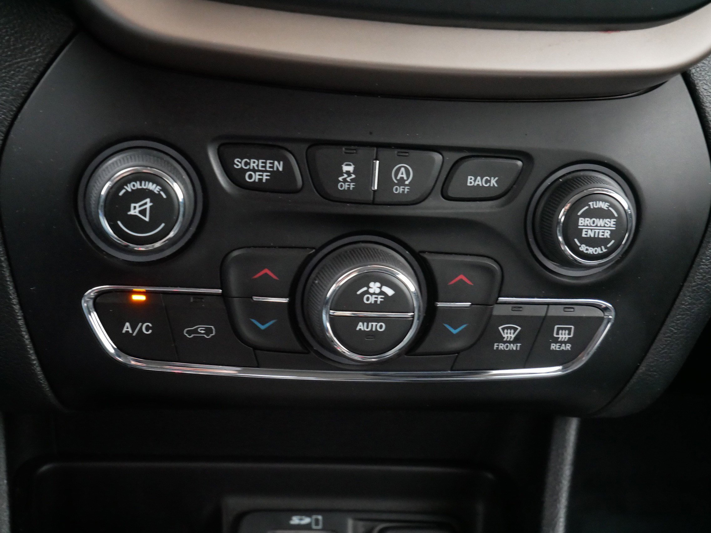 Used 2016 Jeep Cherokee Limited w/ Trailer Tow Group image 23