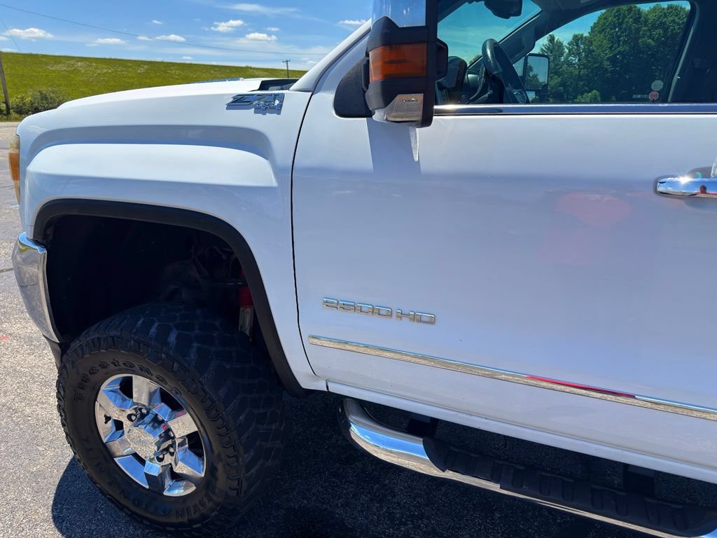 Used 2016 GMC Sierra 2500 SLT w/ Suspension Package, Off-Road AWD/4WD image 17