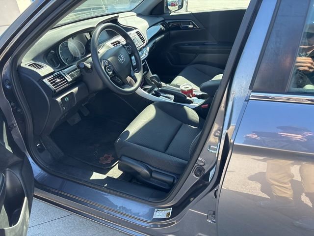 Used 2017 Honda Accord LX image 4