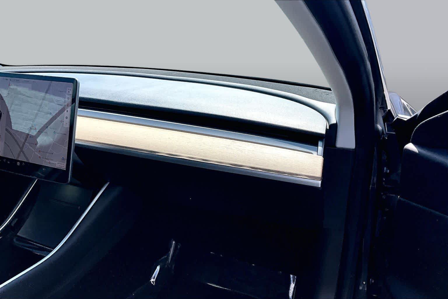 Used 2018 Tesla Model 3 Long Range RWD image 18