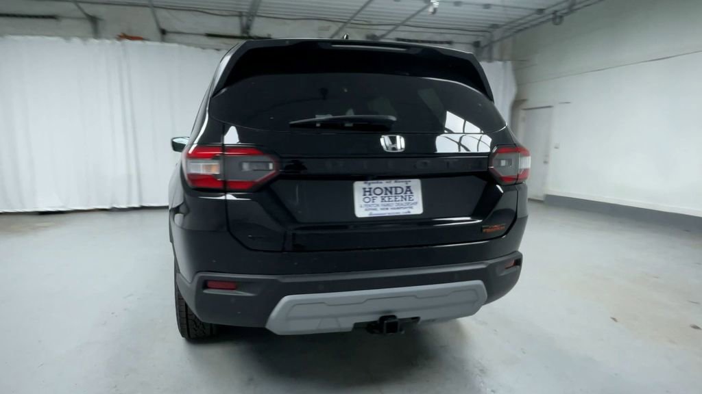 New 2025 Honda Pilot TrailSport image 7