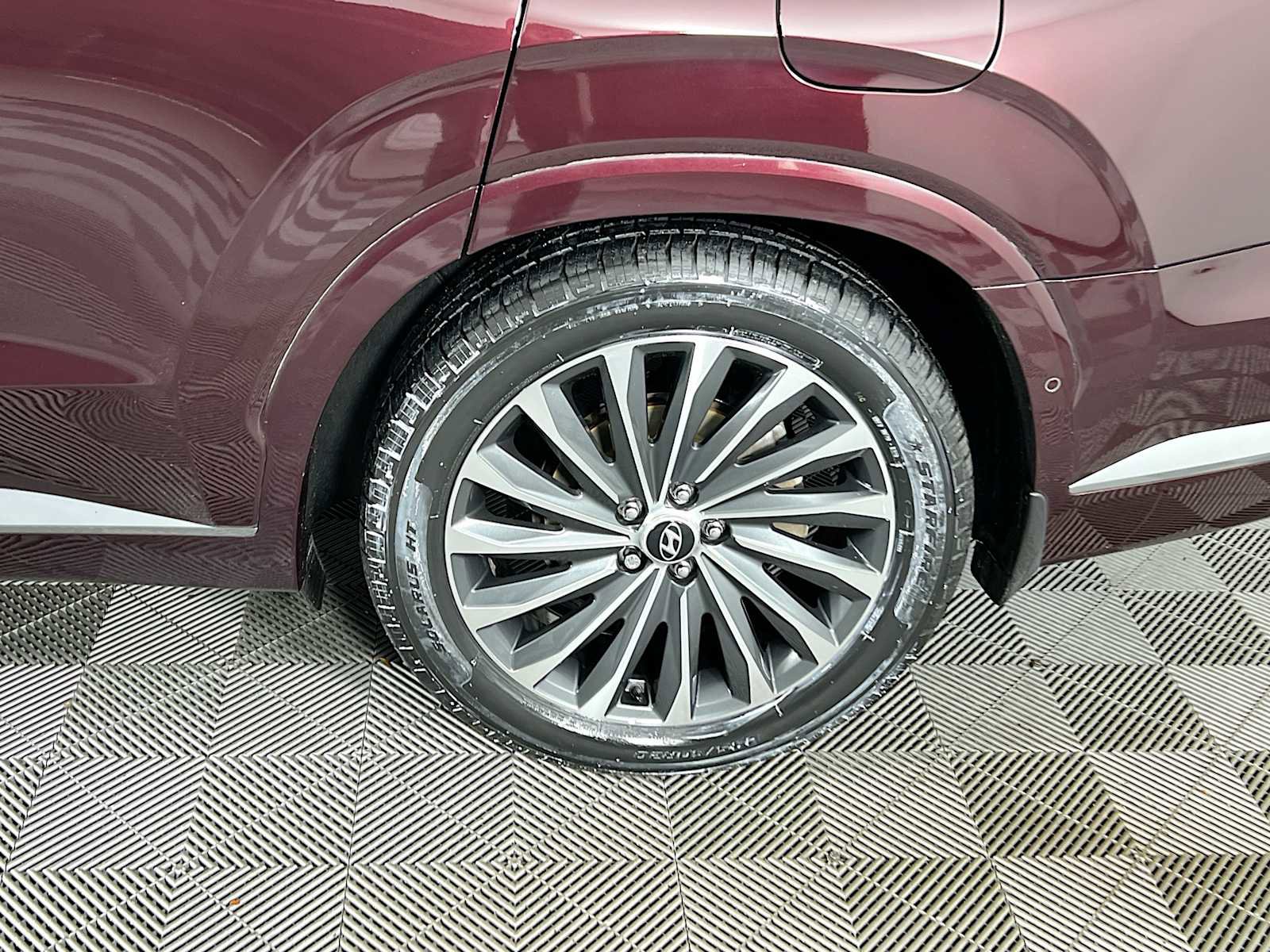 Used 2023 Hyundai Palisade Calligraphy image 32