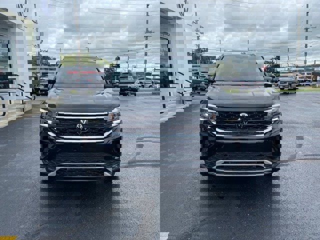 New 2024 Volkswagen Taos SE image 7