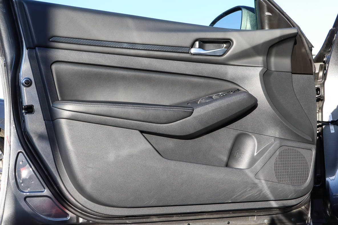 Used 2025 Nissan Altima 2.5 SV FWD image 13