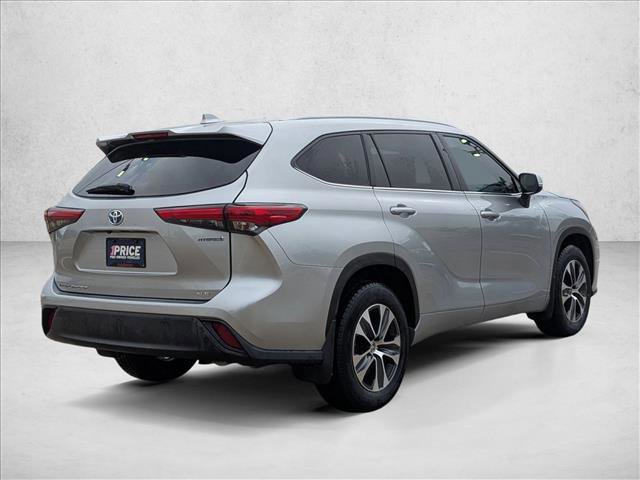 Used 2022 Toyota Highlander XLE FWD image 5
