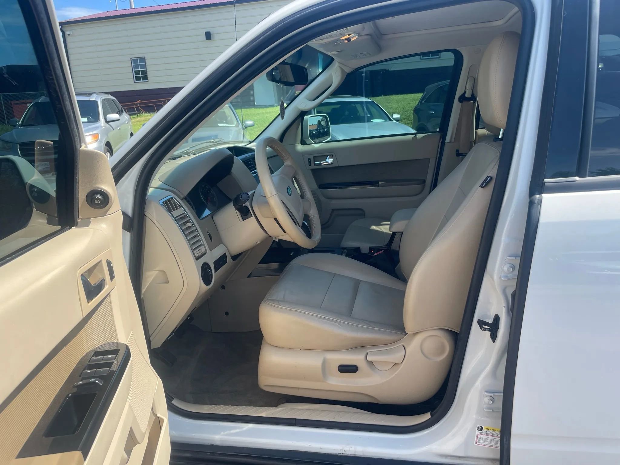 Used 2012 Ford Escape Limited FWD image 3