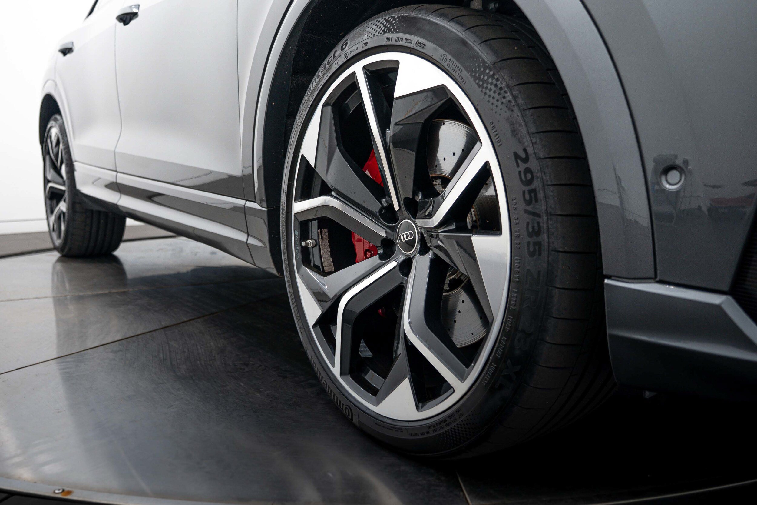 Used 2021 Audi RS Q8 AWD/4WD image 28