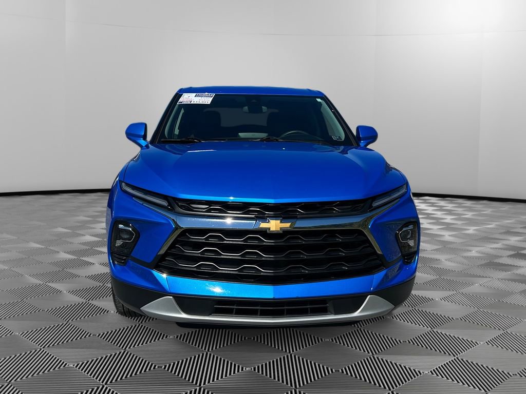 Used 2025 Chevrolet Blazer LT image 2