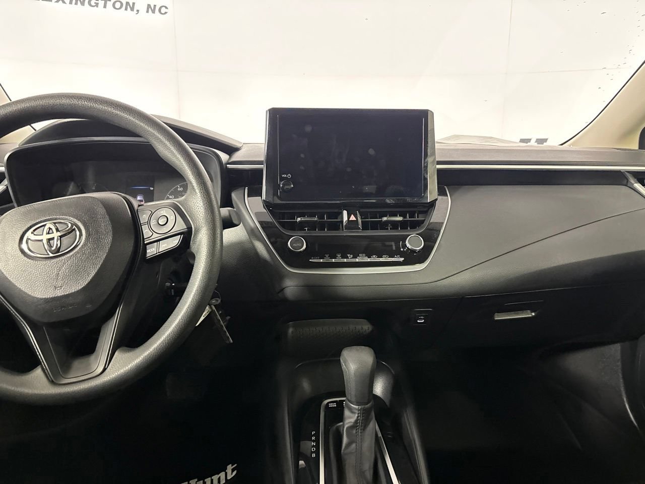 Used 2024 Toyota Corolla LE FWD image 24