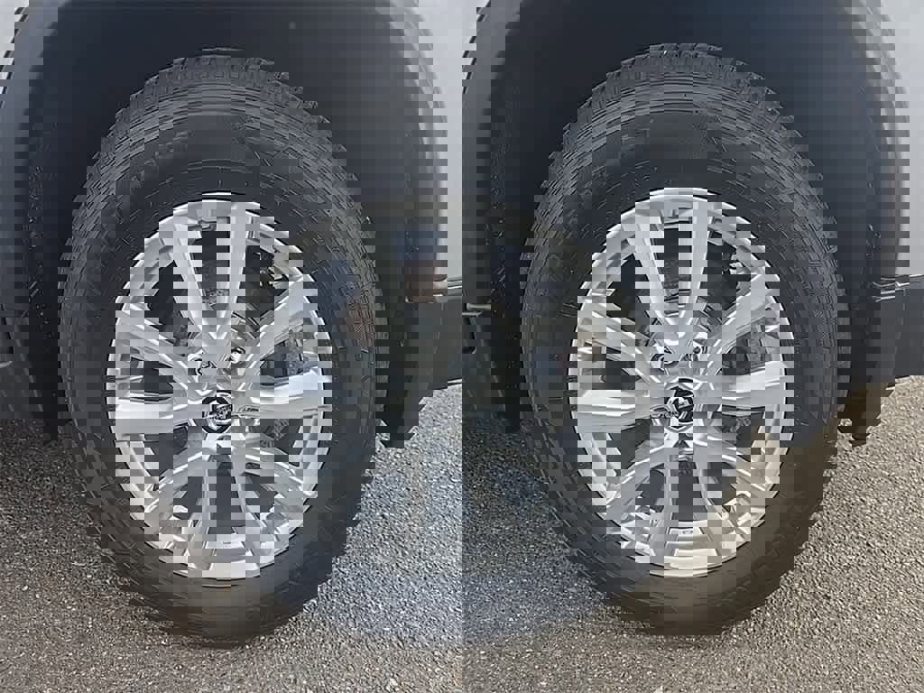 Used 2020 Nissan Rogue SV image 7