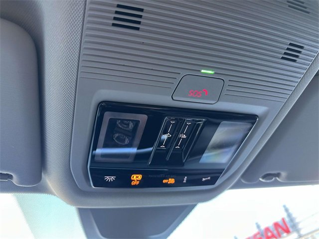 Used 2025 Volkswagen Atlas Peak Edition SE image 21