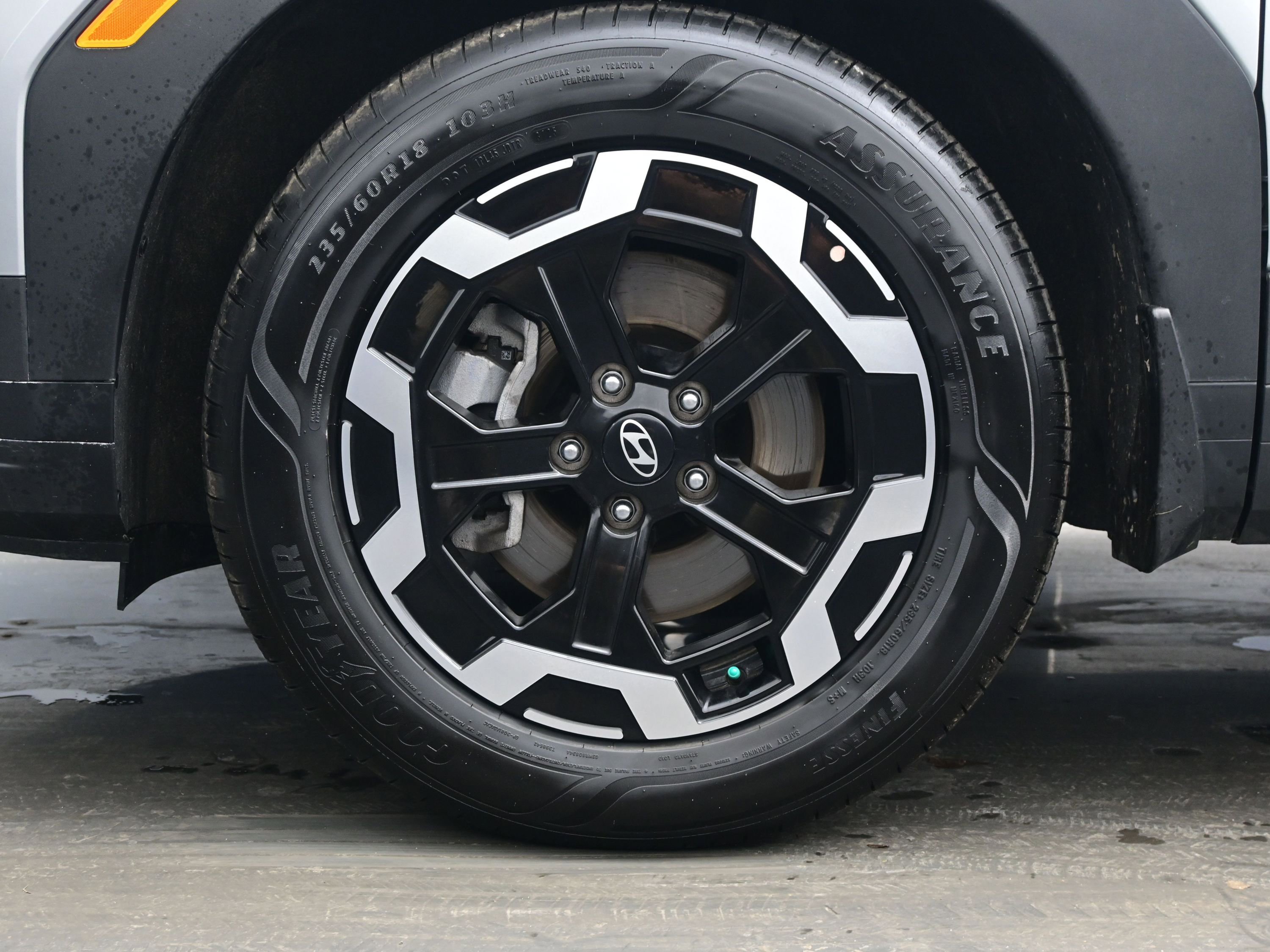 Certified 2026 Hyundai Santa Fe SE image 9