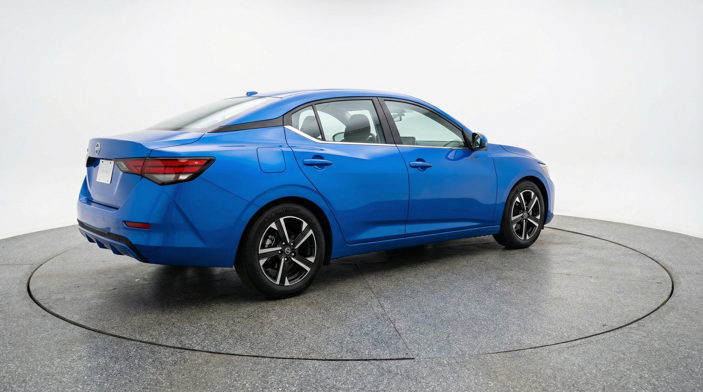 Used 2025 Nissan Sentra SV FWD image 9