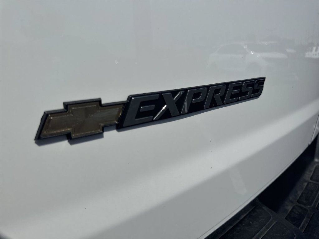 New 2026 Chevrolet Express 2500 w/ Driver Convenience Package RWD image 24