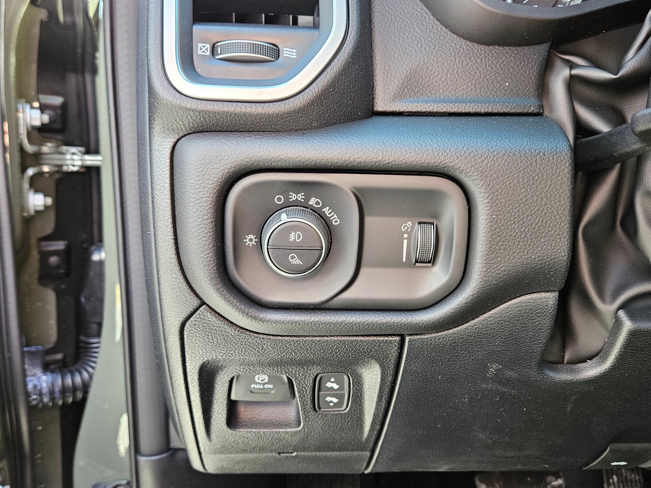 New 2026 RAM 1500 Big Horn AWD/4WD image 17