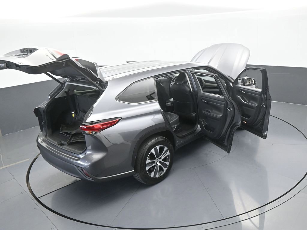 Used 2021 Toyota Highlander XLE FWD image 68