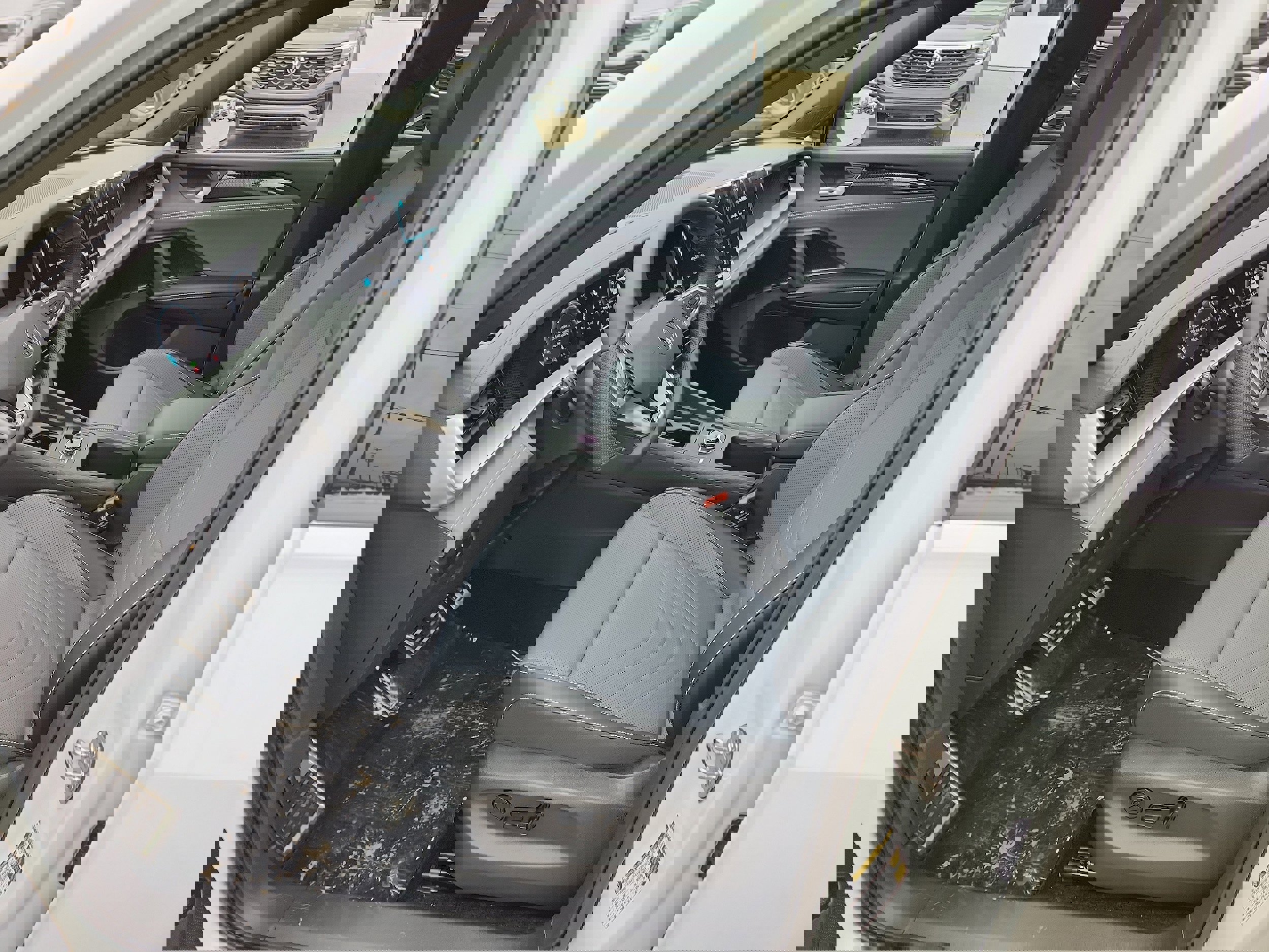 New 2026 Volkswagen Tiguan SE R-Line image 14