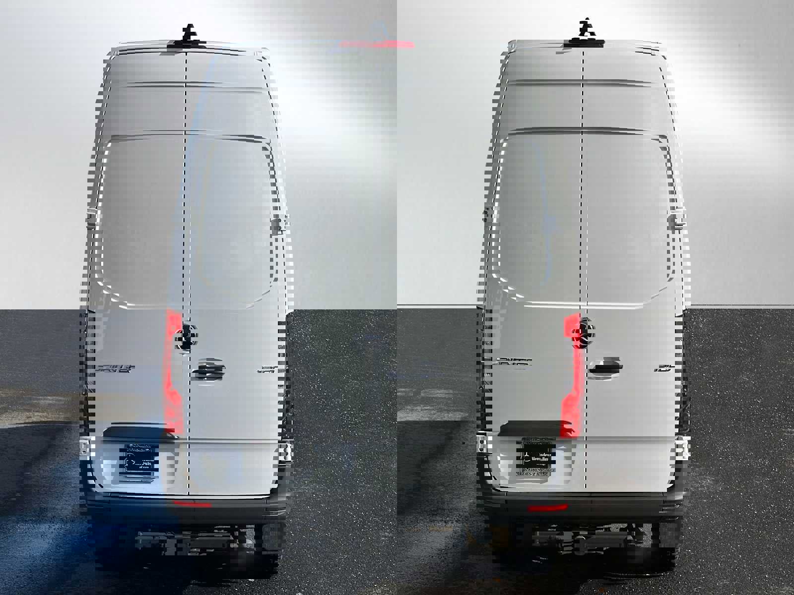 Used 2023 Mercedes-Benz Sprinter 1500 image 4