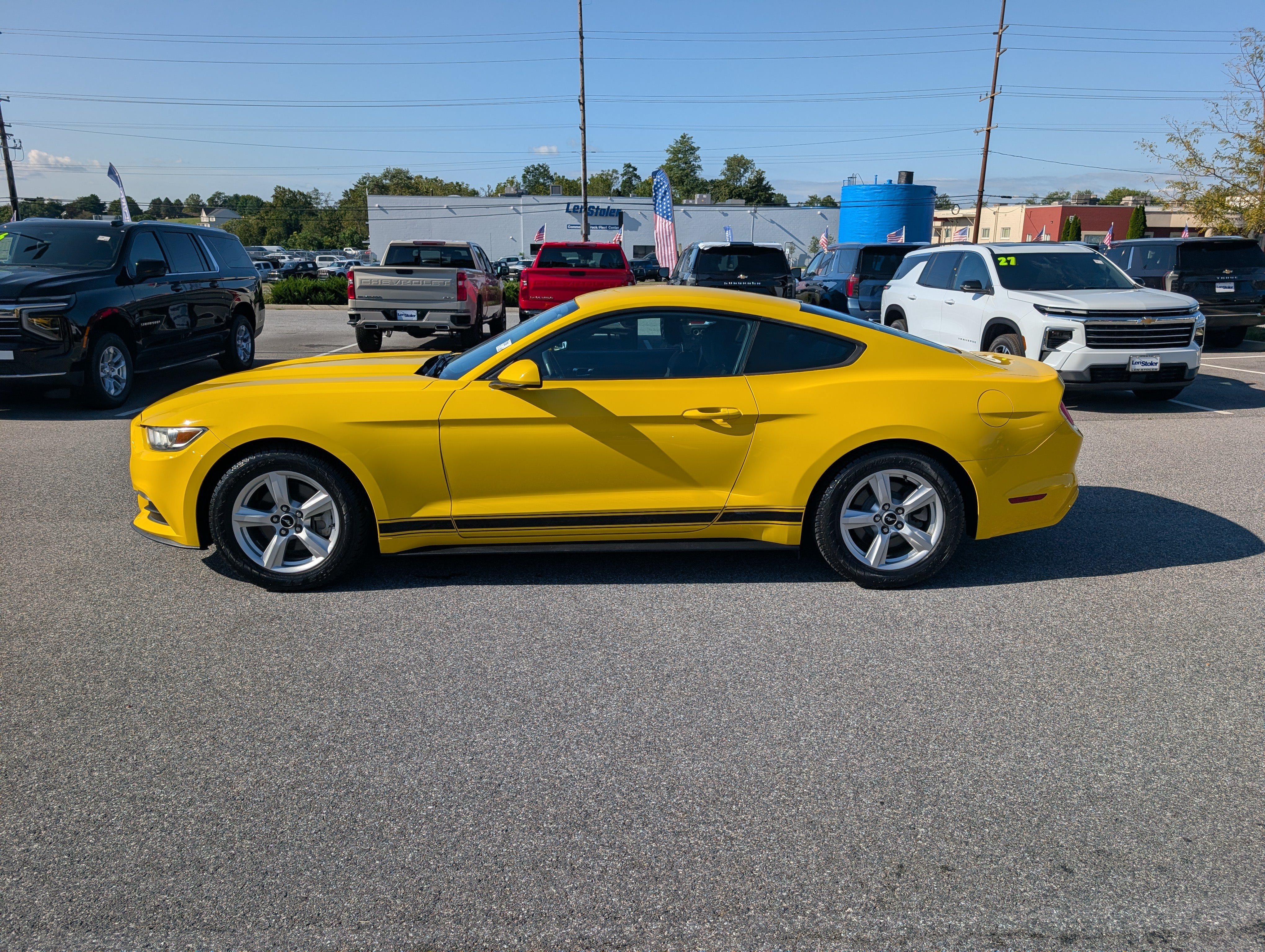 Used 2016 Ford Mustang Coupe RWD image 2