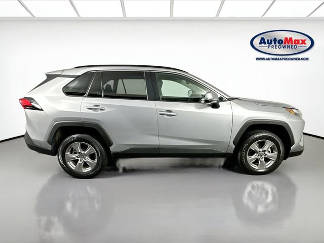 Used 2024 Toyota RAV4 XLE AWD/4WD image 9
