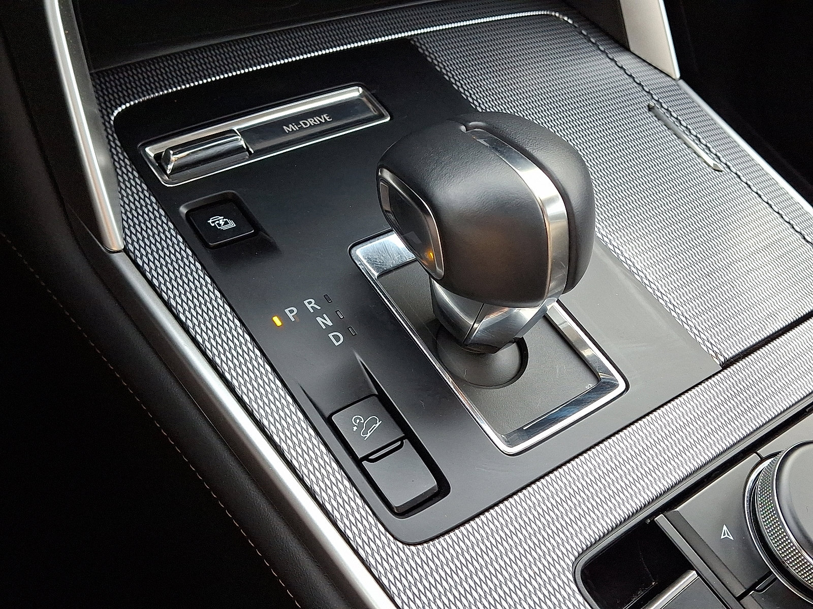 Certified 2024 MAZDA CX-90 Plug-In Hybrid w/ Premium Pkg image 17