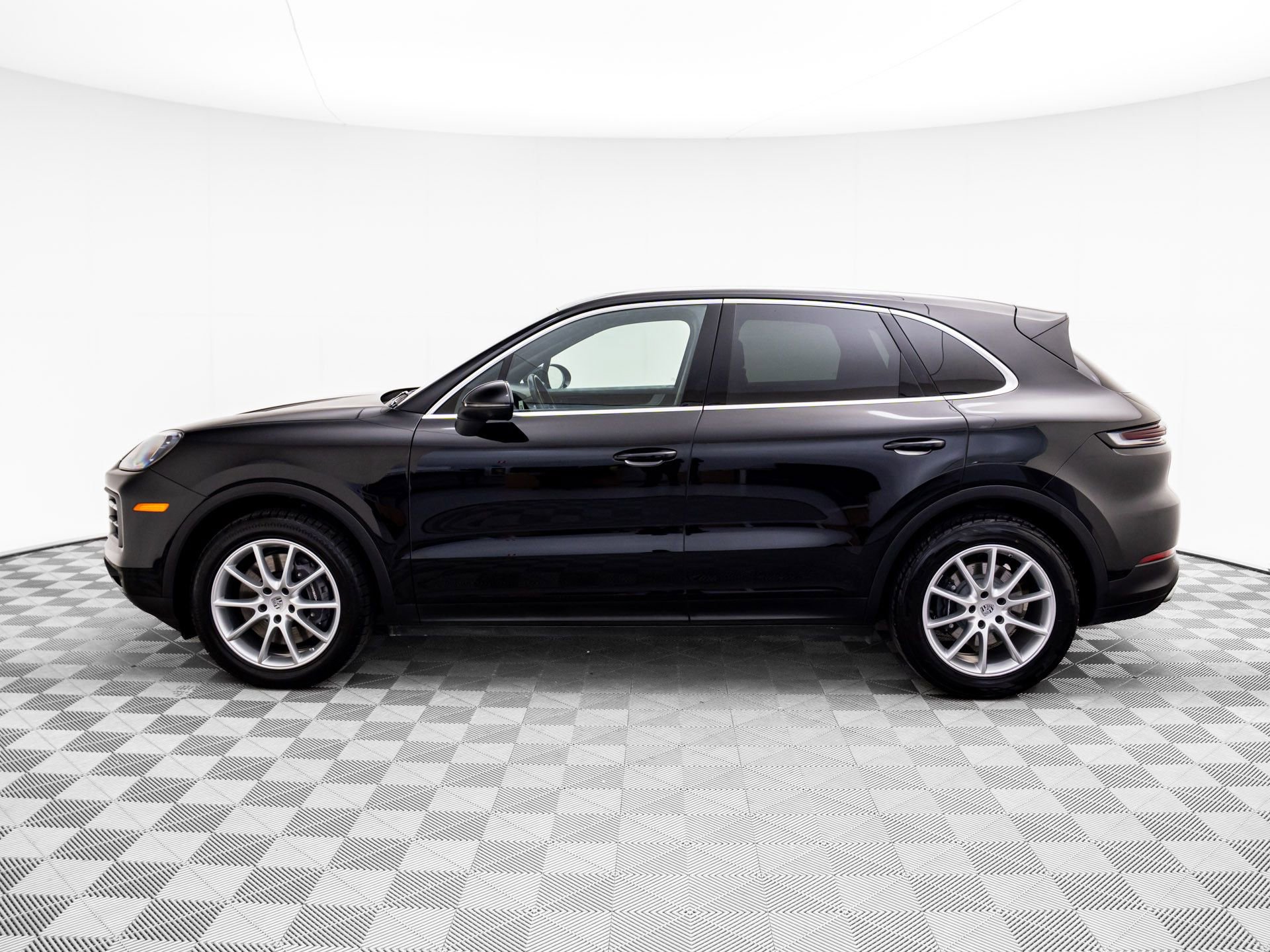 Used 2024 Porsche Cayenne video 2