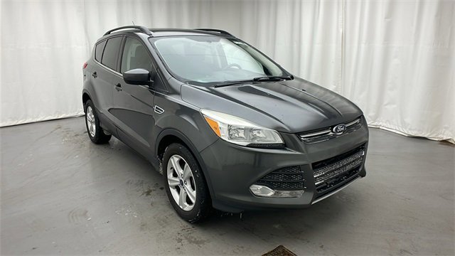 Used 2016 Ford Escape SE w/ Equipment Group 201A image 2