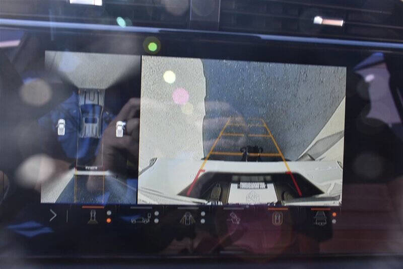 Used 2024 GMC Sierra 3500 Denali Ultimate image 27