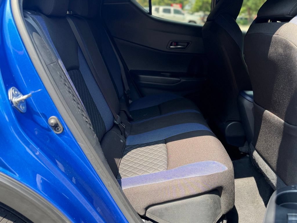 Used 2020 Toyota C-HR XLE FWD image 18