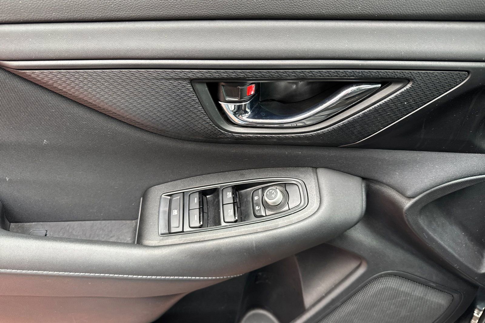 Used 2025 Subaru Outback Premium image 14
