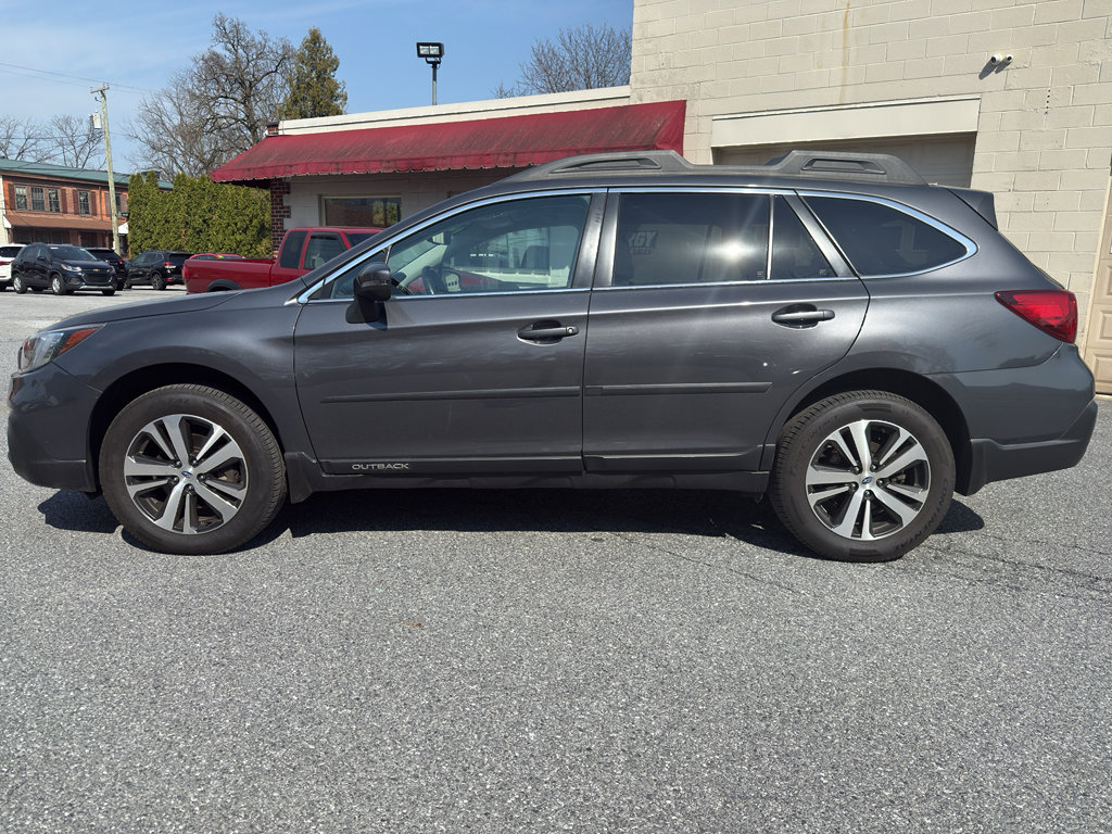 Used 2018 Subaru Outback 2.5i Limited image 2