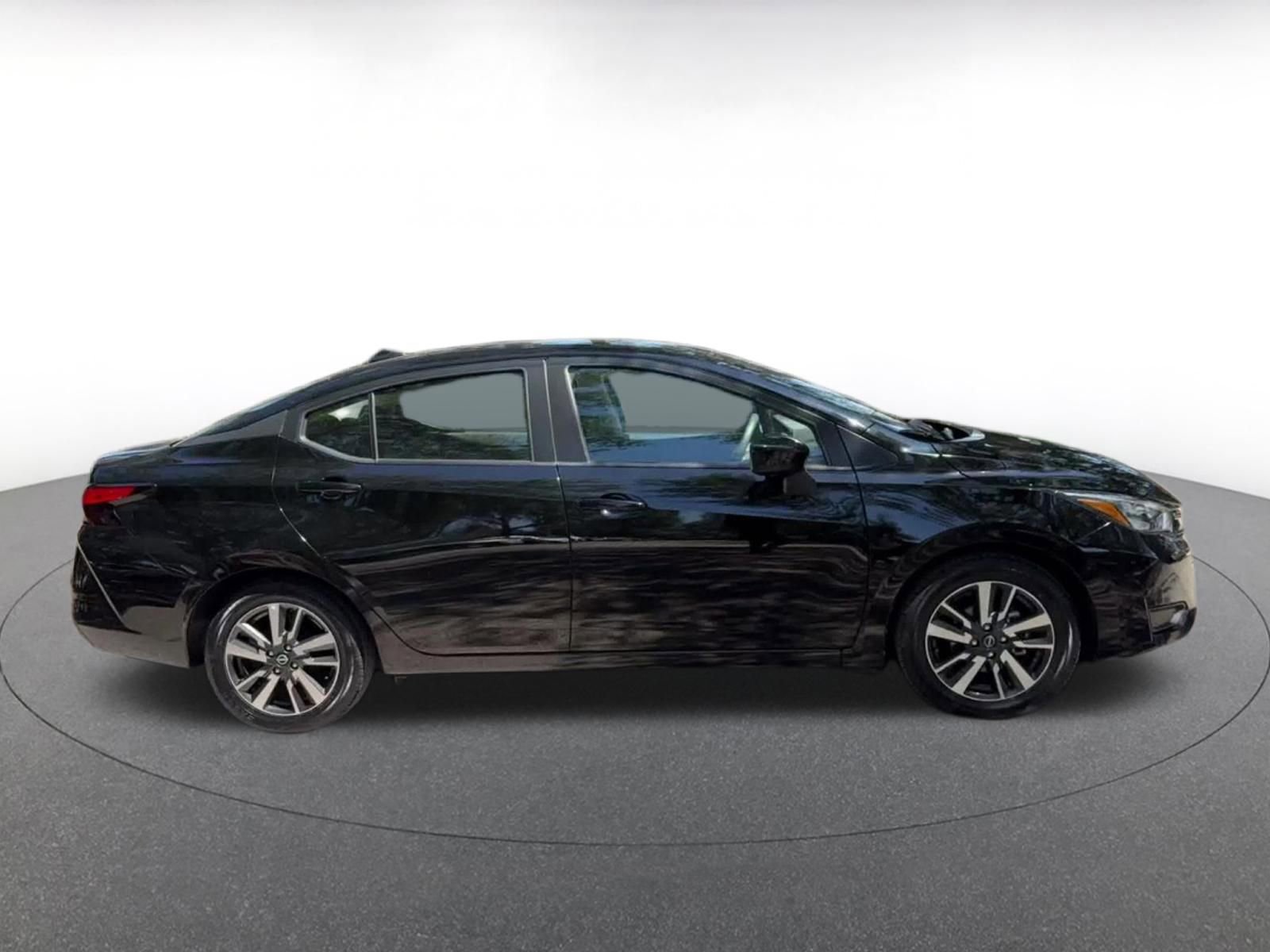 Used 2025 Nissan Versa SV FWD image 16
