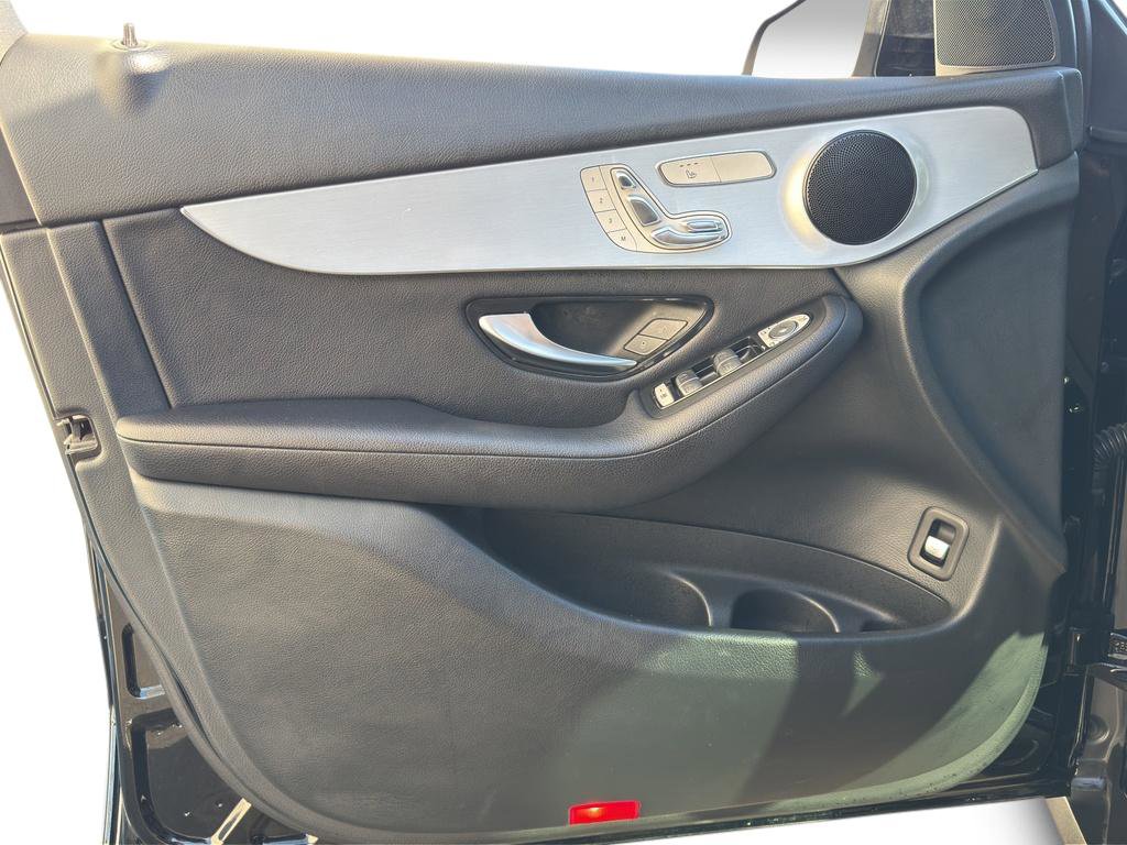 Used 2019 Mercedes-Benz GLC 300 4MATIC image 7