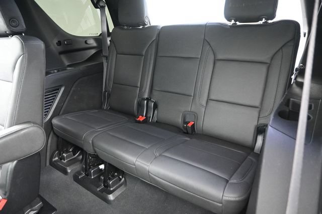 Used 2022 Chevrolet Tahoe Z71 w/ Luxury Package AWD/4WD image 15