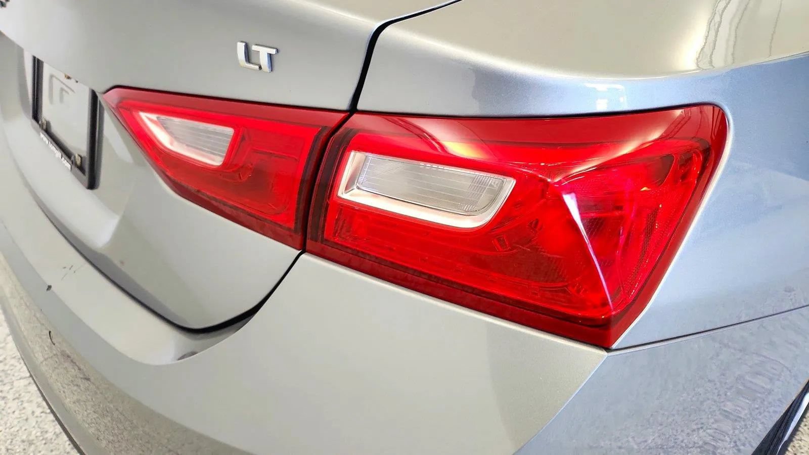 Used 2025 Chevrolet Malibu LT FWD image 32