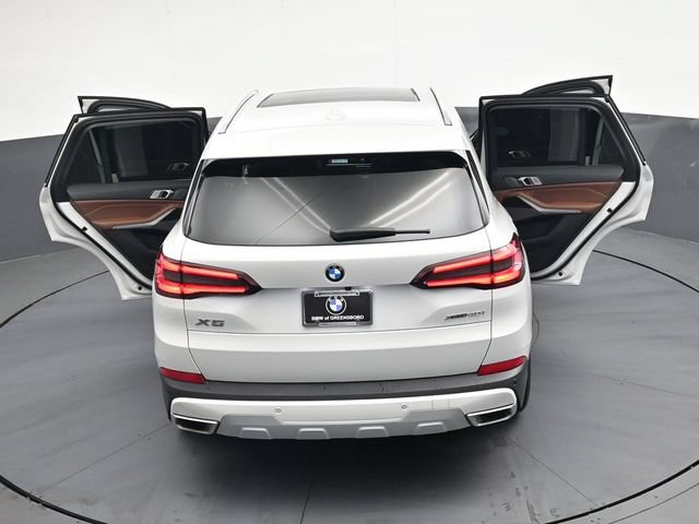 Used 2023 BMW X5 xDrive40i w/ Premium Package AWD/4WD image 45