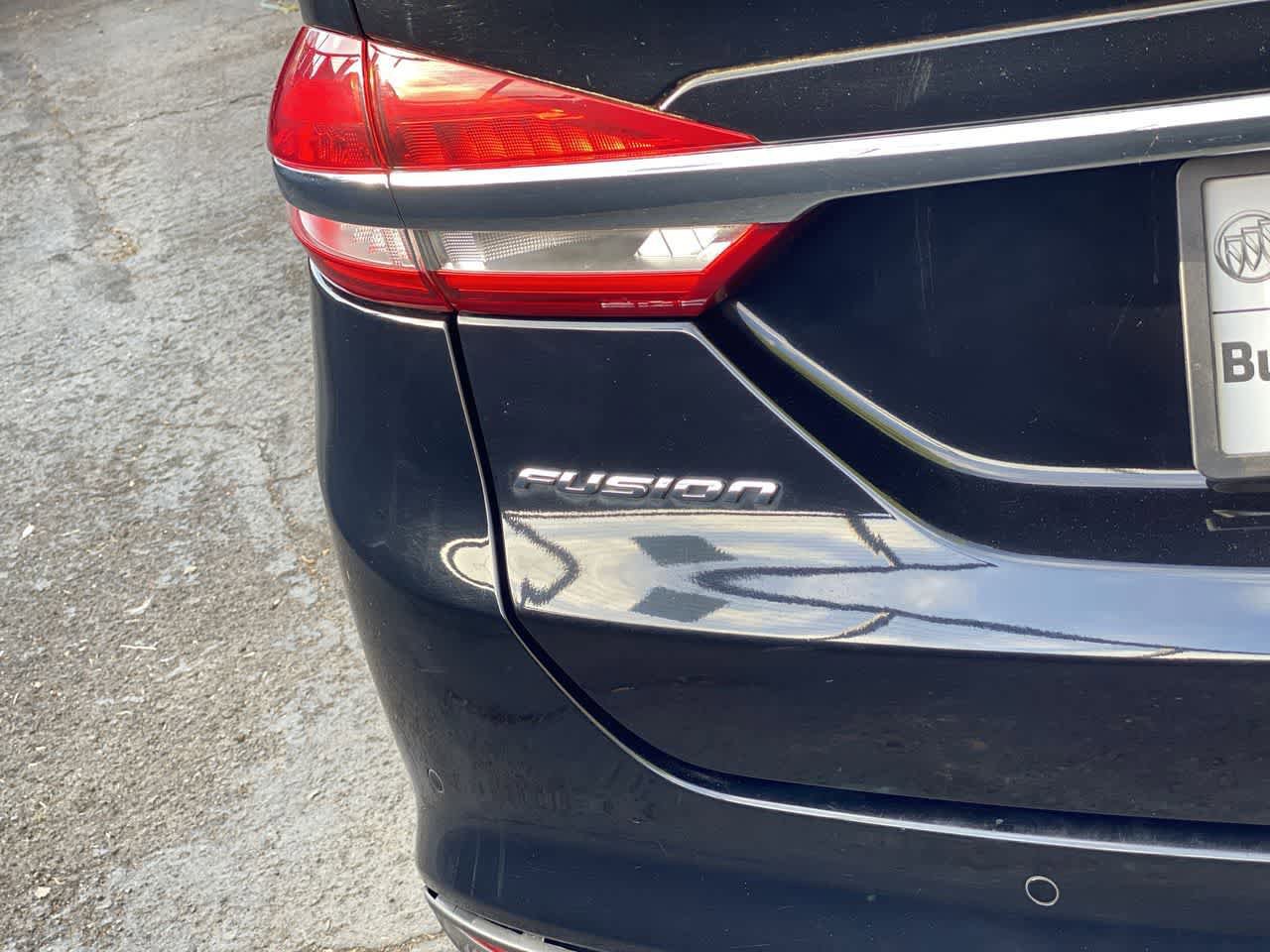 Used 2017 Ford Fusion SE FWD image 10
