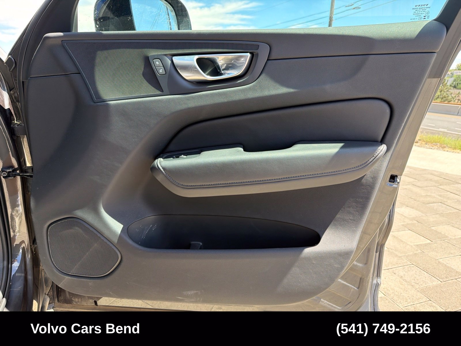 Used 2024 Volvo XC60 B5 Core w/ Protection Package Premier AWD/4WD image 25