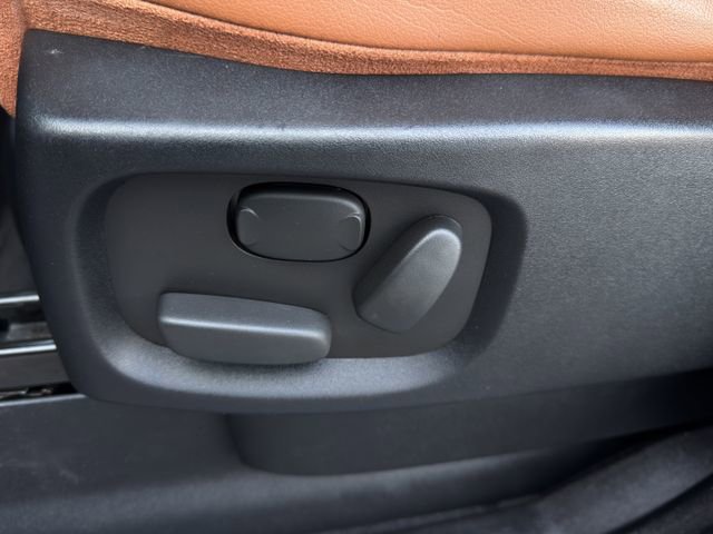 Used 2016 Land Rover LR4 HSE LUX image 29