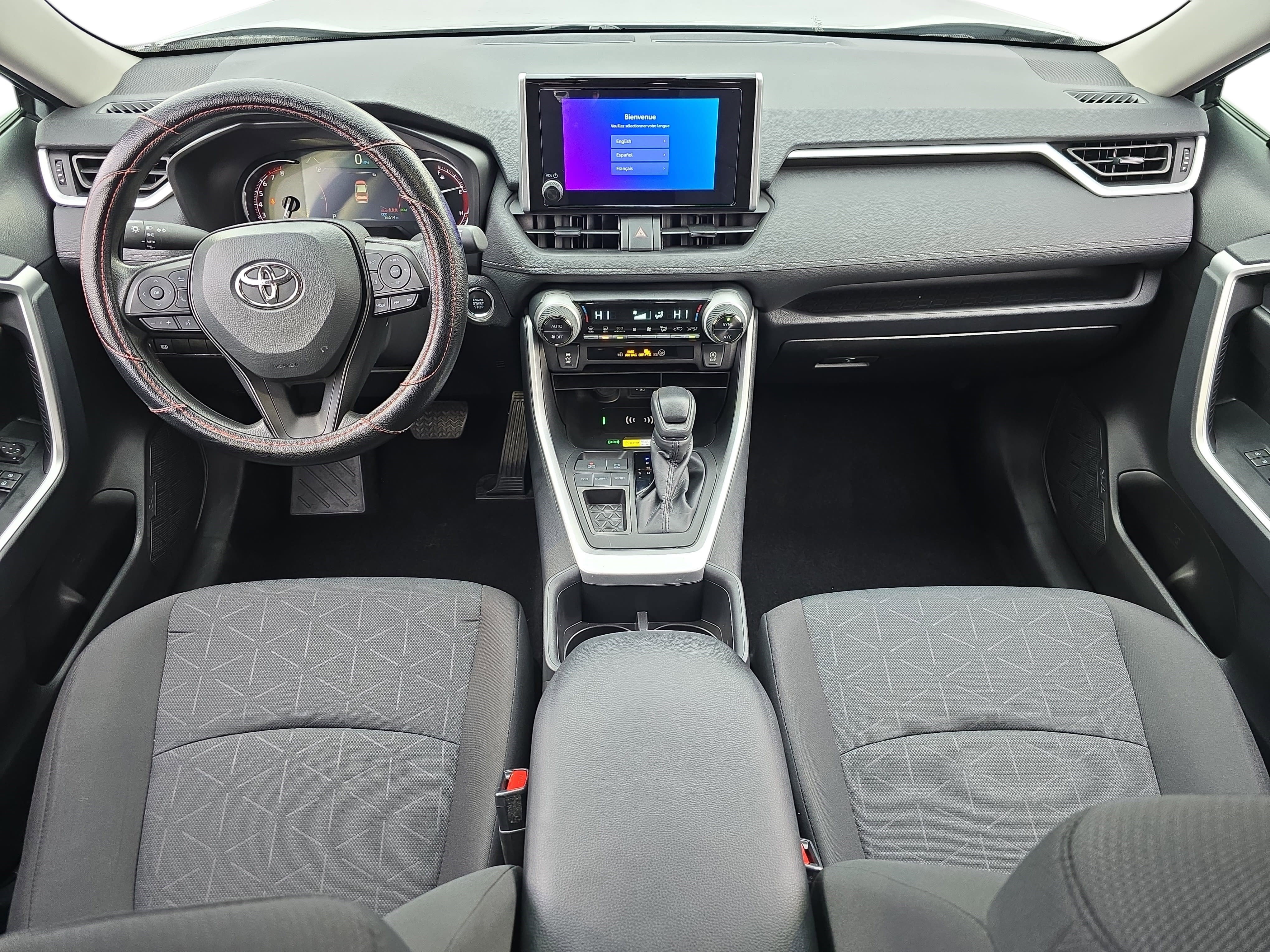 Used 2025 Toyota RAV4 XLE image 9