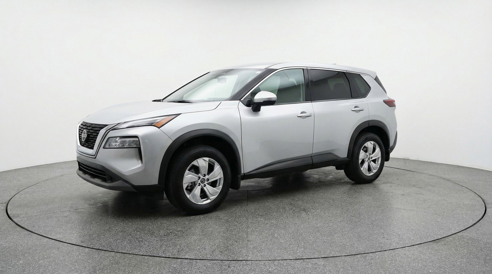 Used 2025 Nissan Rogue SV image 3