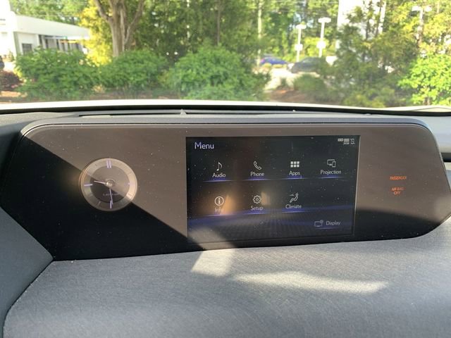 Used 2021 Lexus UX 200 w/ Premium Package image 21